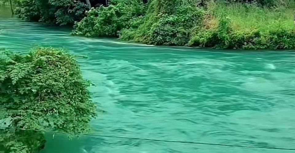 FOTO: Air Danau Singkarak (sumber: Kompas.com)