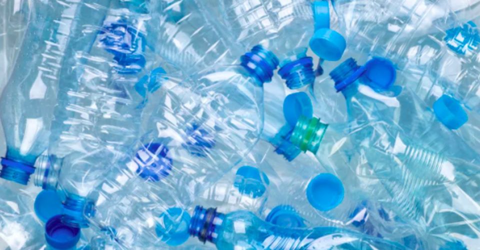 Ilustrasi sampah botol plastik (FOTO: Detik)