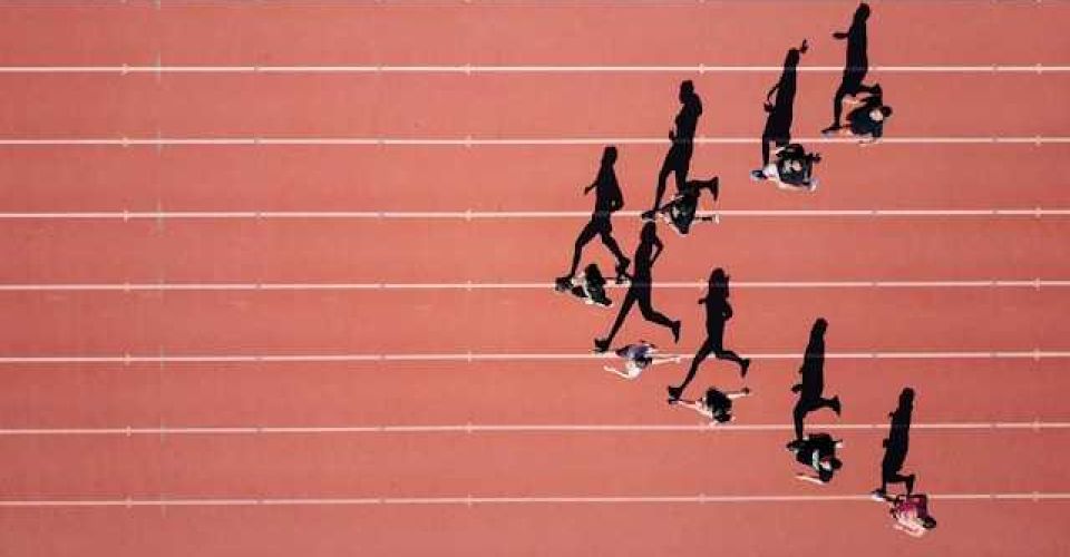 Berlari memiliki segudang manfaat yang tidak boleh terlewatkan (Foto: unsplash/Steven Lelham)