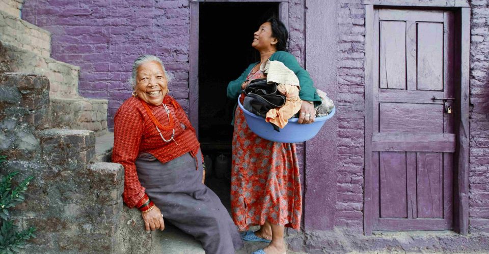 Ibu-ibu di Nepal (FOTO: Pexels)