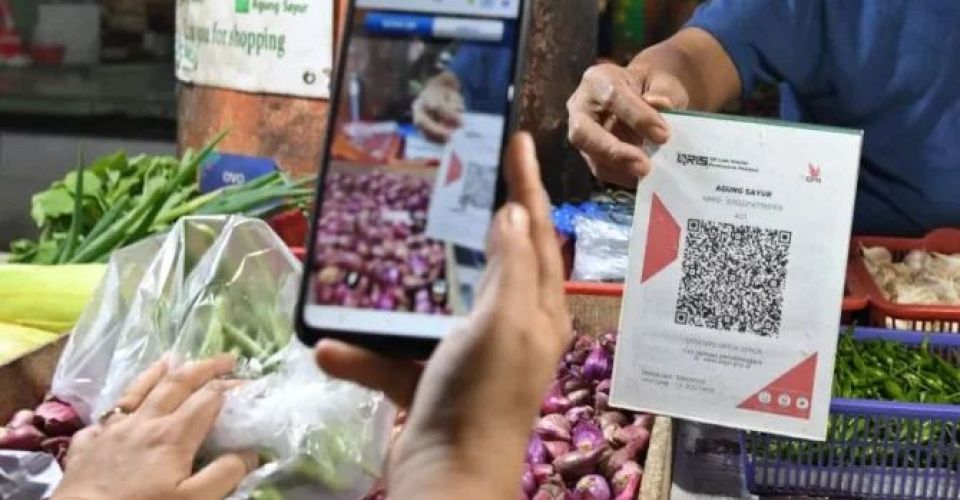 Pembayaran Menggunakan QRIS (Pinterest: Radar Solo)