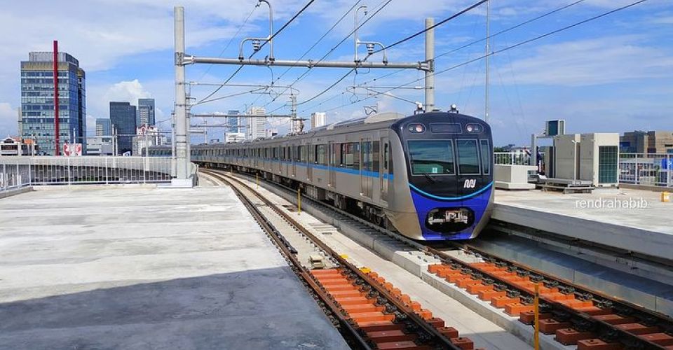 MRT Jakarta Nippon Sharyo (Pinterest: railpictures.net)