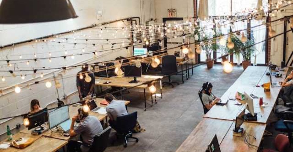 Co working space menjadi tren budaya kerja di Jakarta (istock)
