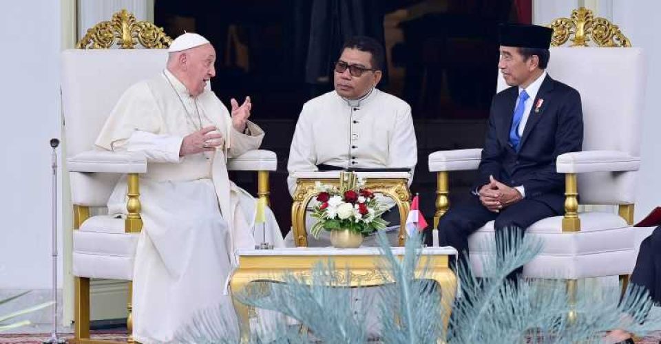 Presiden Jokowi menerima kunjungan Paus Fransiskus (Presiden RI)